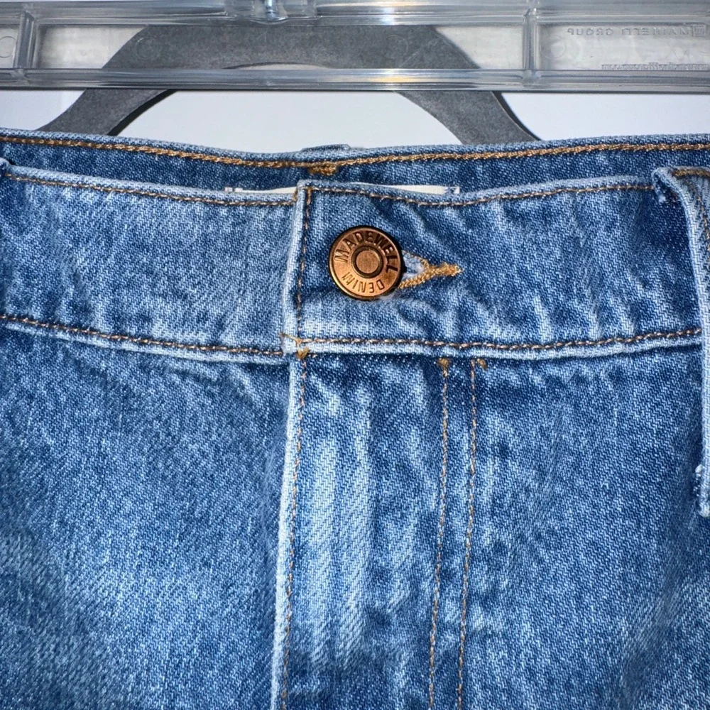 Madewell Relaxed Mid-Length Denim Shorts (31) - Picture 3 of 10